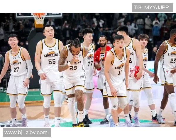 重庆篮球队配合问题引发热议球迷与专家观点交锋解析 重庆篮球队配合问题引发热议球迷与专家观点交锋解析